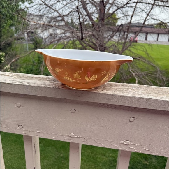 Vintage Pyrex 4 Qt Cinderella Mixing Bowl - Early American 444 (1962–71) - Picture 1 of 6